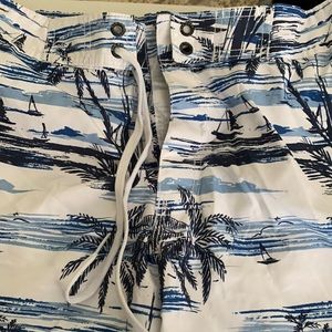 Old Navy board shoets. Size medium. Side and back pockets. Elastic back